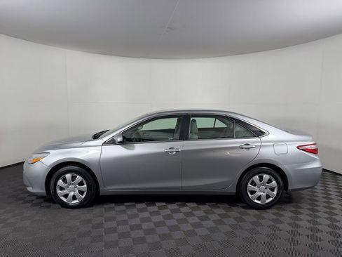 Used 2017 Toyota Camry LE FWD image 11