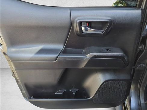 Used 2019 Toyota Tacoma TRD Sport w/ Technology Package RWD image 10