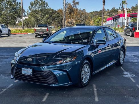 Used 2026 Toyota Camry LE w/ Convenience Package FWD image 2
