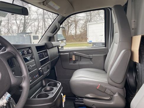 New 2025 Chevrolet Express 3500 Cutaway w/ Power Convenience Package image 31