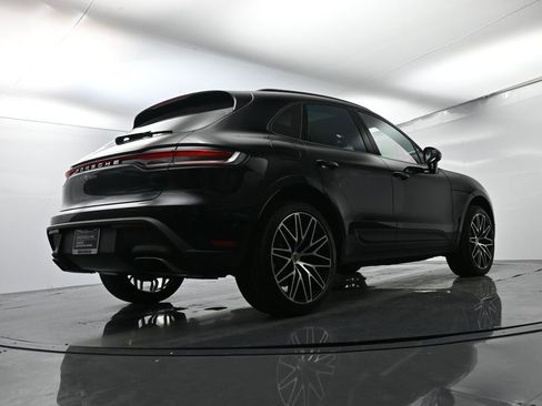 Used 2025 Porsche Macan image 53
