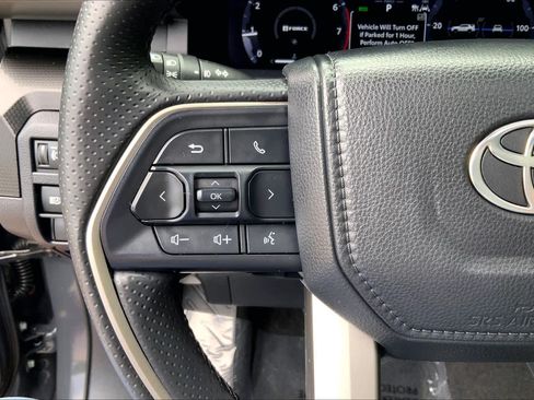 Used 2025 Toyota 4Runner Limited AWD/4WD image 23