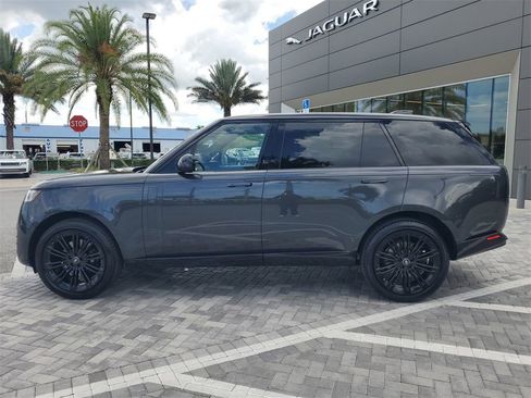 New 2025 Land Rover Range Rover Long Wheelbase SE image 2