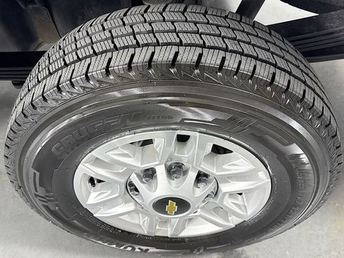 Used 2024 Chevrolet Silverado 2500 LT image 34