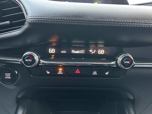 Used 2022 MAZDA MAZDA3 s image 18