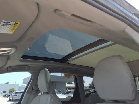 Certified 2024 Volvo XC60 B5 Plus w/ Protection Package Premier AWD/4WD image 24
