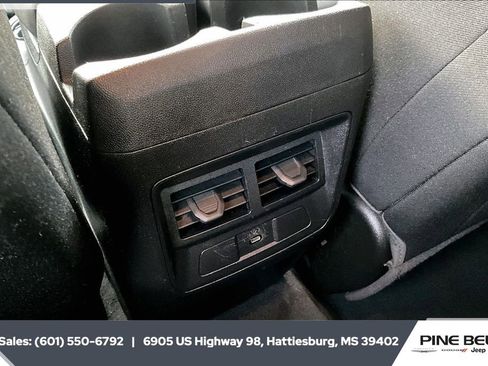 Used 2024 Chevrolet Colorado LT image 23
