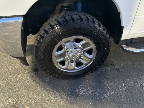 Used 2024 RAM 2500 Tradesman w/ Chrome Appearance Group image 2
