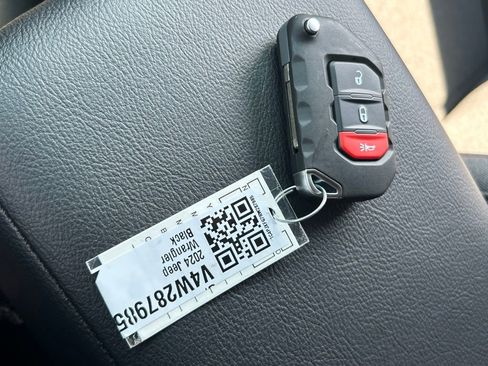 New 2024 Jeep Wrangler Unlimited Rubicon image 40