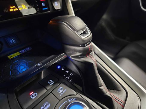 Used 2025 Toyota RAV4 XSE w/ Premium Package AWD/4WD image 24