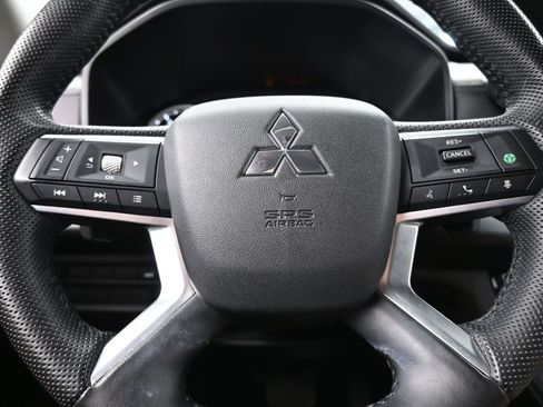 Used 2023 Mitsubishi Outlander SE image 33