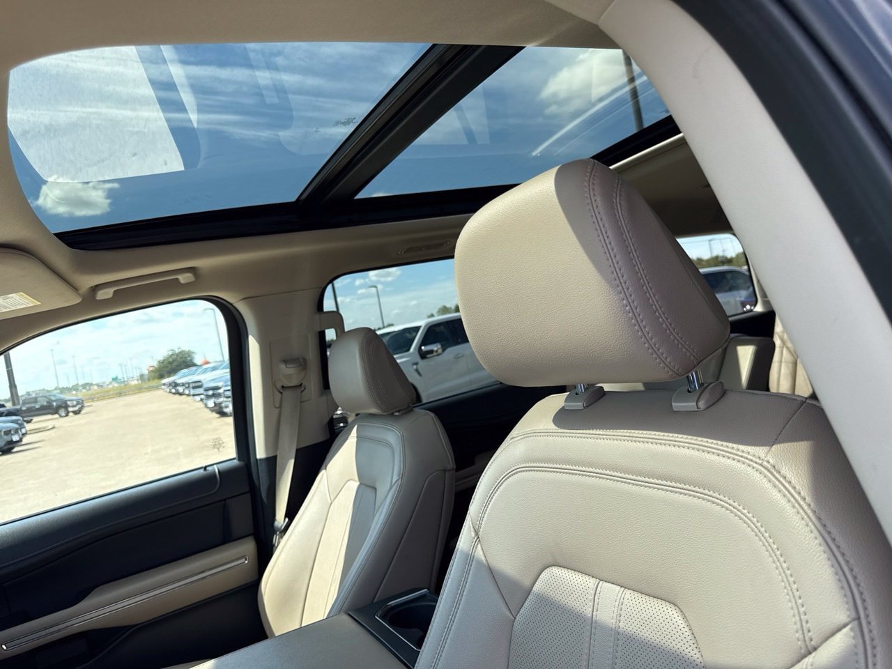 Used 2024 Ford Expedition Limited RWD image 21