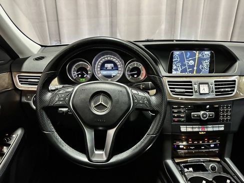 Used 2014 Mercedes-Benz E 250 BlueTEC 4MATIC Sedan image 12