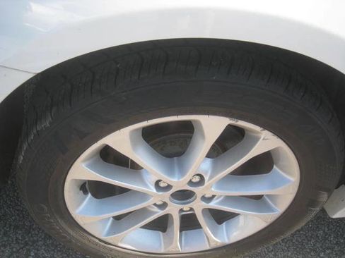 Used 2019 Ford Fusion SE image 30