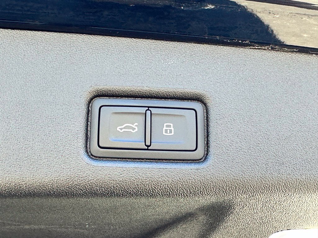Used 2025 Audi Q5 Premium w/ Convenience Package AWD/4WD image 24