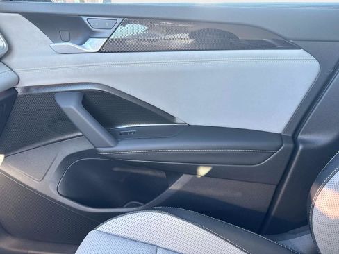 New 2026 Volkswagen Tiguan SE image 23