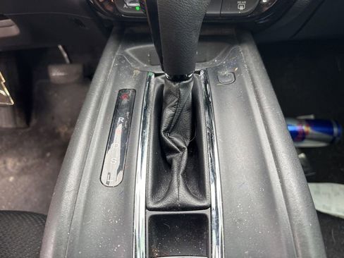 Used 2016 Honda HR-V LX image 25