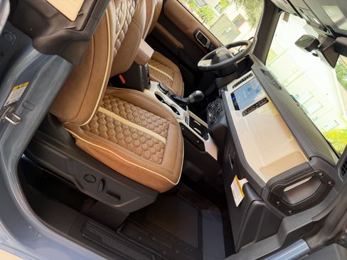 Used 2025 Ford Bronco Outer Banks AWD/4WD image 17