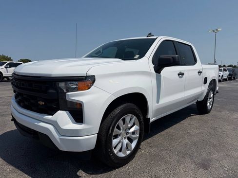 Used 2022 Chevrolet Silverado 1500 Custom AWD/4WD image 5