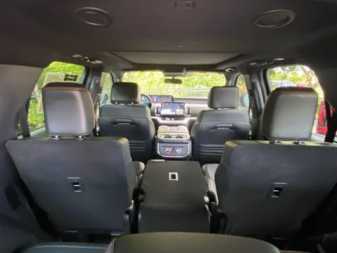 Used 2025 Ford Expedition Tremor AWD/4WD image 38