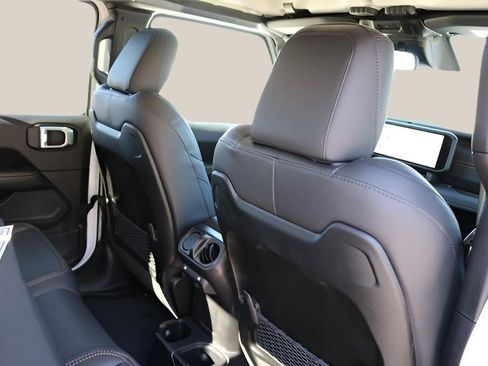 New 2026 Jeep Gladiator Sport image 17