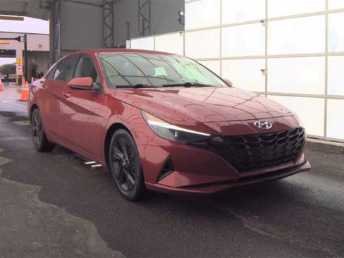 Used 2022 Hyundai Elantra SEL FWD image 1