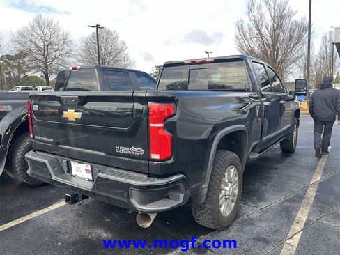 Used 2024 Chevrolet Silverado 2500 High Country w/ High Country Premium Package image 3