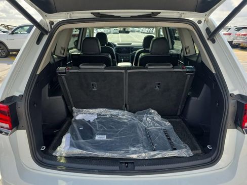 Used 2023 Volkswagen Atlas SE w/ Panoramic Sunroof Package image 12
