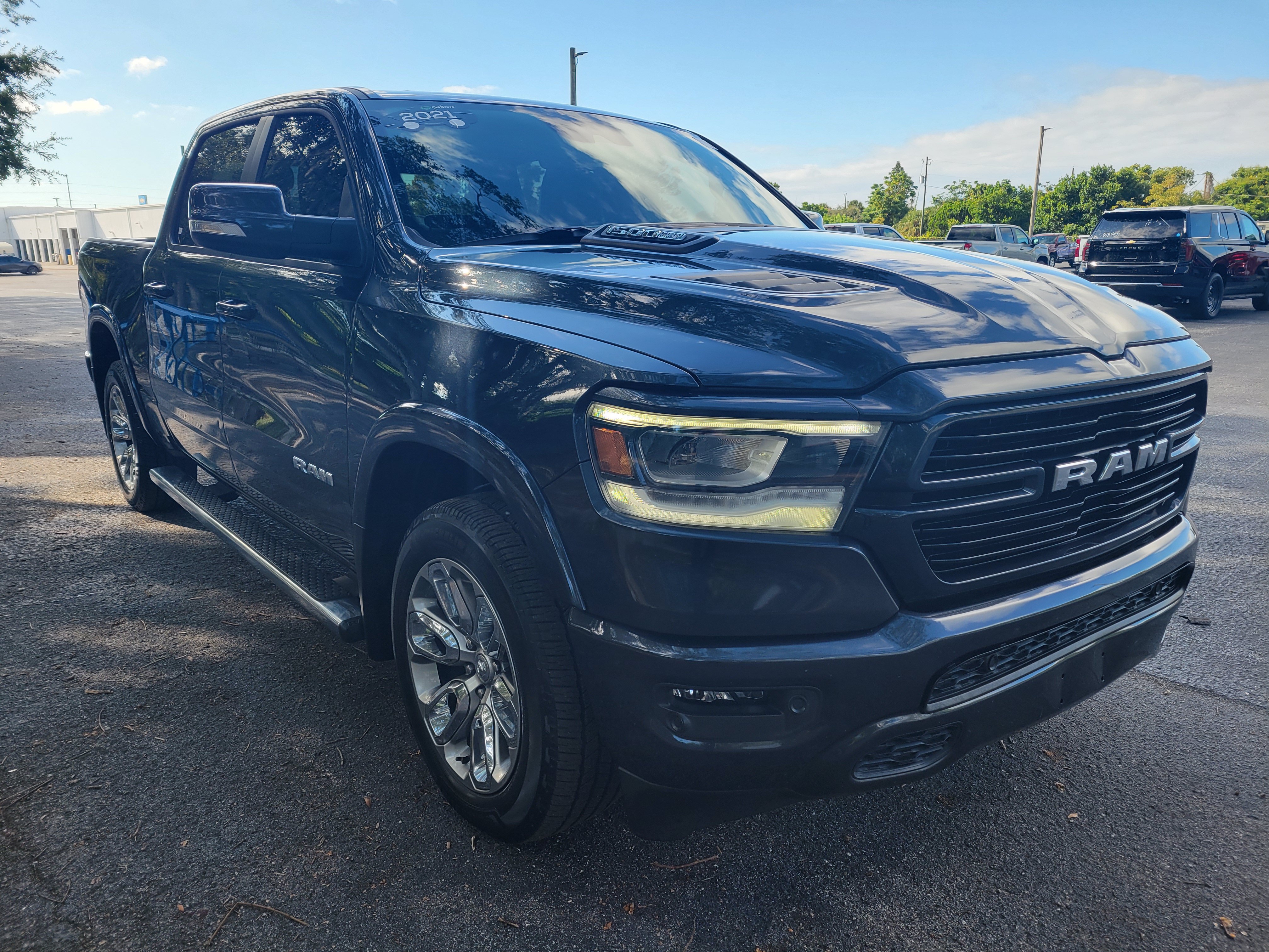 Used 2021 RAM 1500 Laramie w/ Sport Appearance Package AWD/4WD image 3