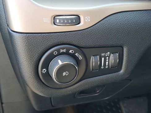 Used 2016 Jeep Cherokee 75th Anniversary AWD/4WD image 9