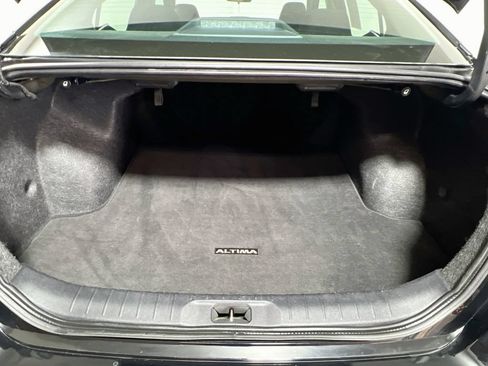 Used 2025 Nissan Altima 2.5 SV FWD image 22