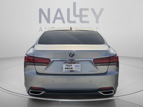 Certified 2023 Lexus LS 500 w/ Accessory Package (Z2) RWD image 4