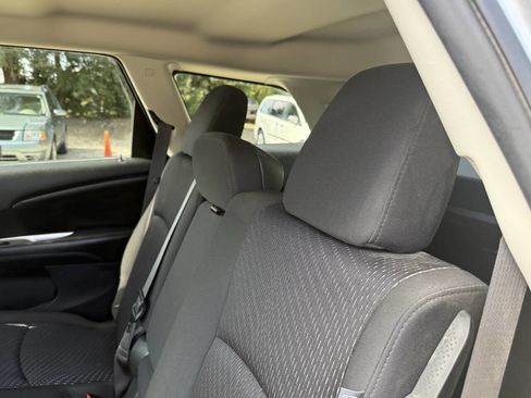 Used 2018 Dodge Journey SE w/ Connectivity Group image 19