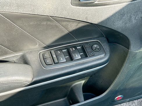 Used 2016 Dodge Charger R/T w/ Premium Group image 20