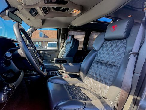 Used 2024 Chevrolet Express 2500 Extended w/ Driver Convenience Package image 4