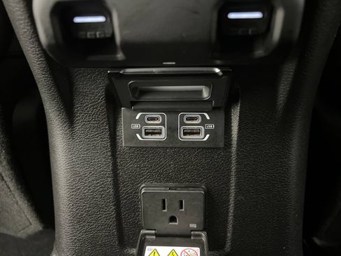 Used 2024 Jeep Wrangler Unlimited Rubicon AWD/4WD image 24