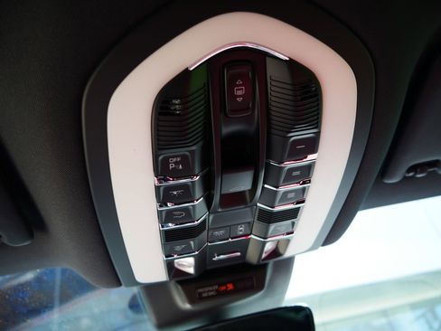 New 2026 Porsche Macan AWD/4WD image 36