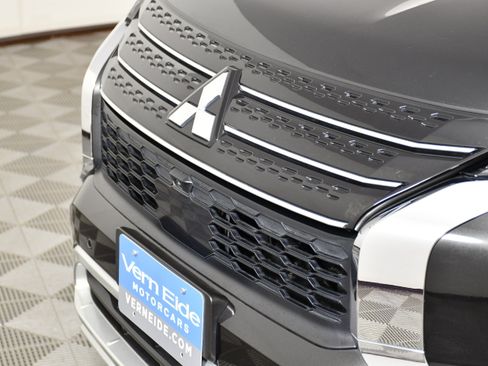 Used 2024 Mitsubishi Outlander SE AWD/4WD image 11