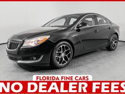 Used 2017 Buick Regal Sport Touring FWD image 1
