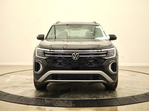 New 2026 Volkswagen Atlas Peak Edition image 8