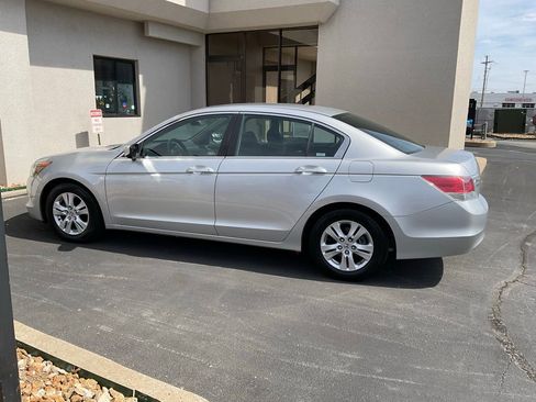 Used 2010 Honda Accord LX-P image 4