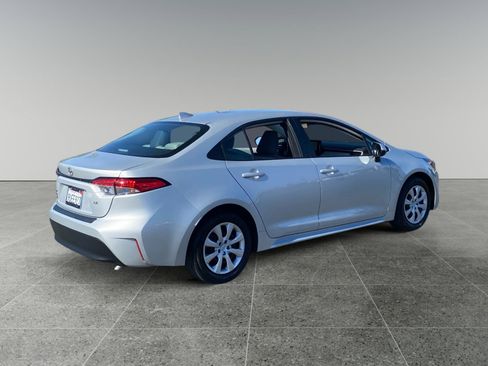 Used 2025 Toyota Corolla LE image 5