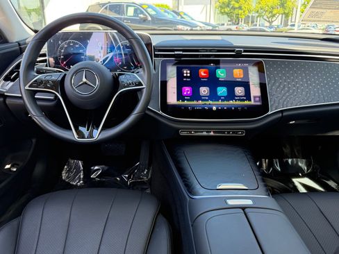 Used 2025 Mercedes-Benz E 350 4MATIC Sedan image 42