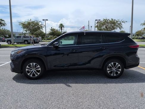 Used 2022 Toyota Highlander XLE FWD image 7
