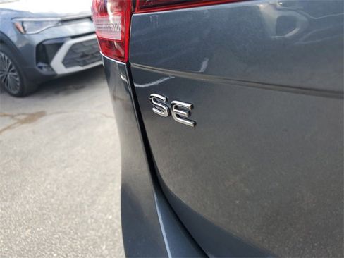 Certified 2023 Volkswagen Tiguan SE image 7