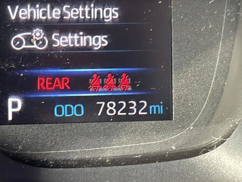 Used 2022 Toyota Corolla LE image 29