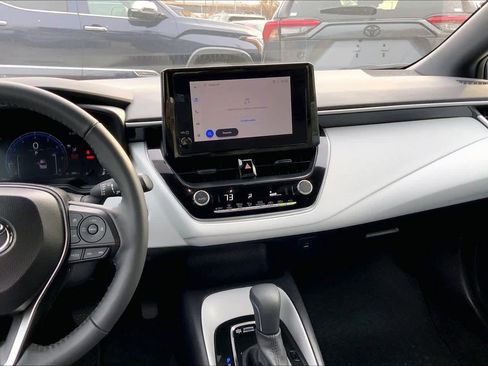 Used 2026 Toyota Corolla SE image 6