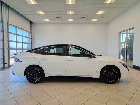 New 2026 Nissan Sentra SR w/ SR Premium Package FWD image 2