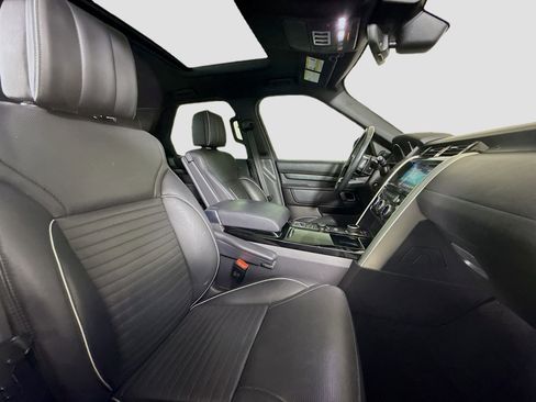 Used 2017 Land Rover Discovery HSE Luxury image 29