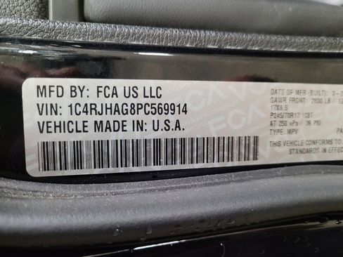 Used 2023 Jeep Grand Cherokee Laredo AWD/4WD image 33